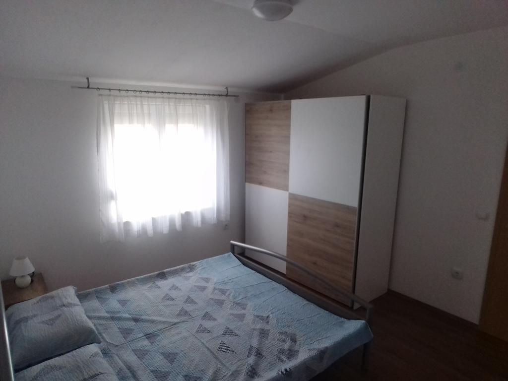 Tomek Apartment Вир Екстер'єр фото